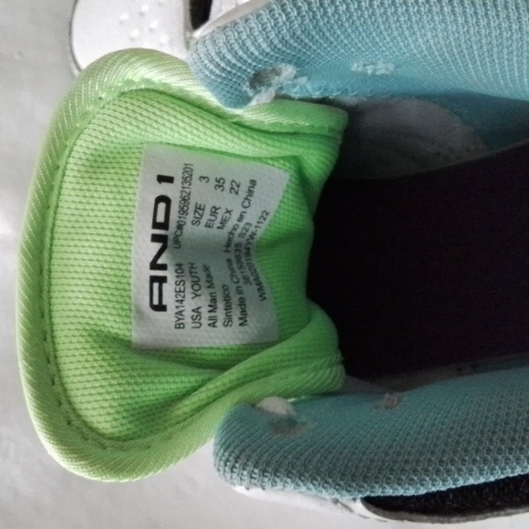 AND1 sneaker white/black/blue size 3 youth - Picture 11 of 15